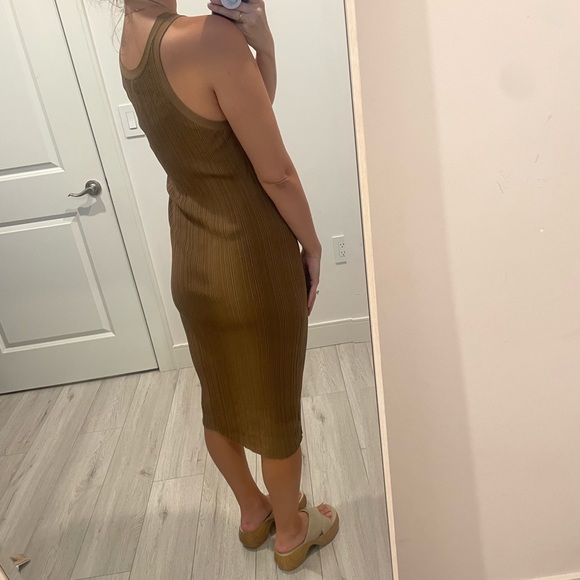 Toteme Seamless Ribbed Dress - Picture 12 of 16